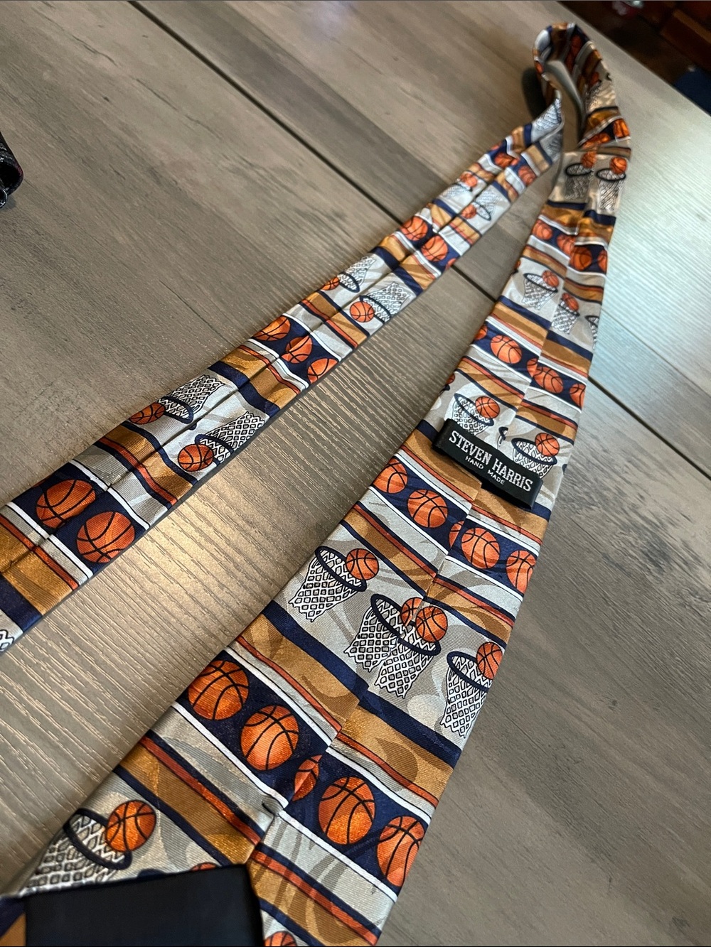 #009 Steven Harris Men's Basketball Print Tie in Orange and Navy